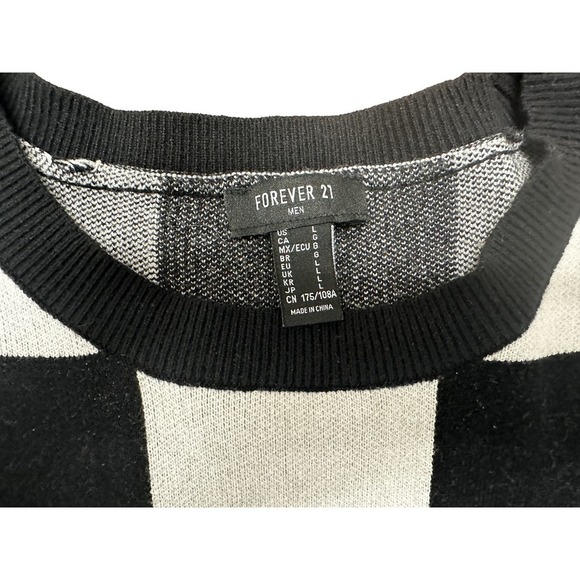 ⭐️ Forever 21 Checkboard Crewneck Sweater - Picture 3 of 3